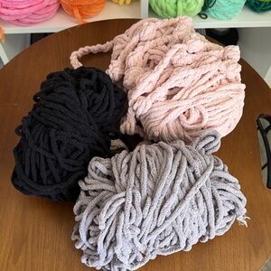 BERNET BABY BLANKET  Chunky Yarn Bundle - Black, Pink, Gray